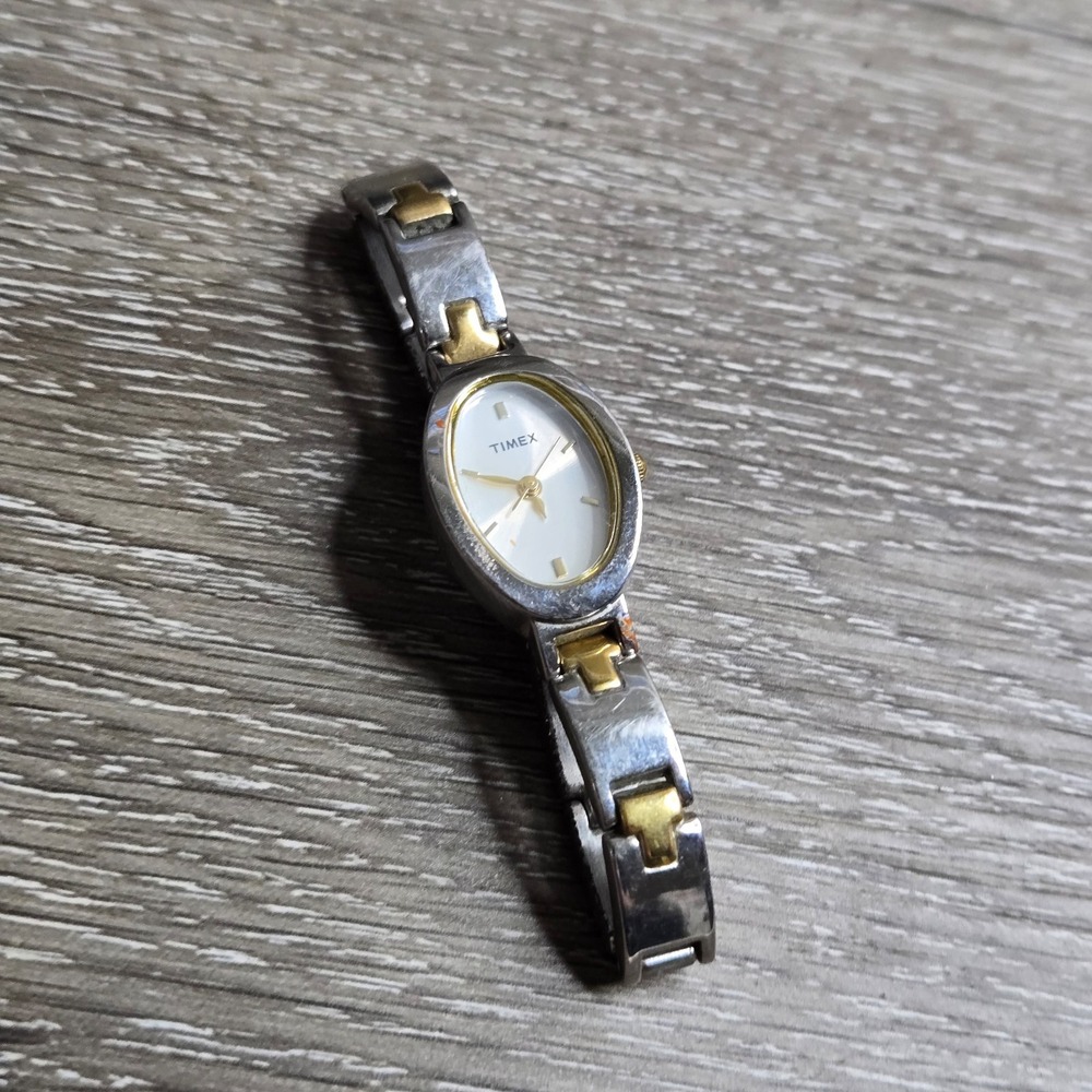 Timex‎ Women's Oval Two Tone Silver Gold Bracelet Quartz Analog Watch Working
